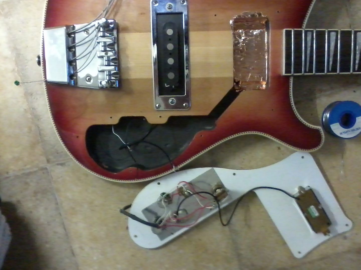 Shielding a single coil pickup from a Rickenbacker Bass GuitarNutz 2